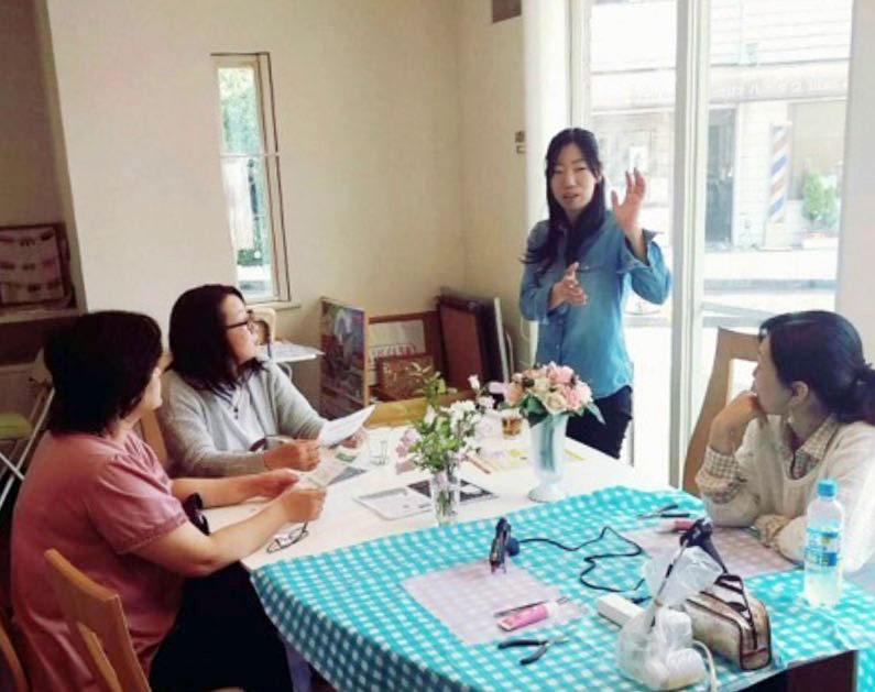 子供英語教室・英検対策 Hello Kids English Club ママクラスの様子